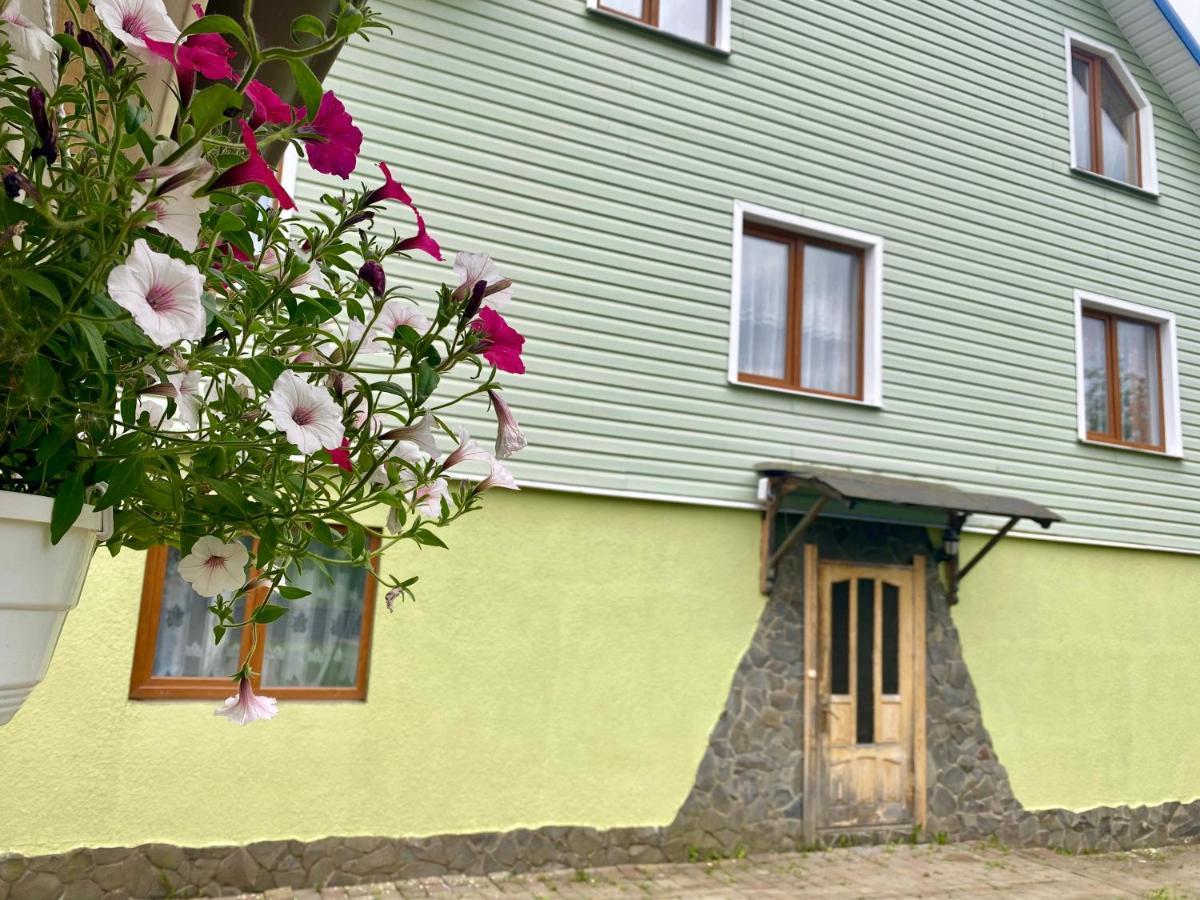 Medova Hata Hotel Verkhnyaya Rozhanka Eksteriør billede
